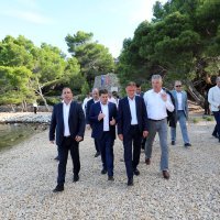 Jandroković i Butković na Golom otoku