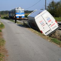 Vlak naletio na kombi nedaleko Bjelovara