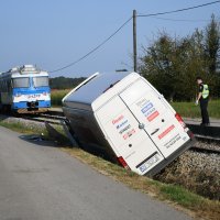 Vlak naletio na kombi nedaleko Bjelovara