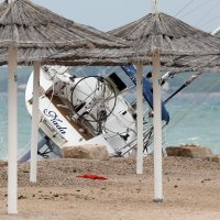 Zbog jakog juga nasukala se jedrilica na plaži u Jadriji