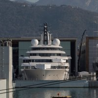 Superjahta Šeherezada koja se također povezuje s Putinom