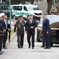 Predsjednik Zoran Milanović nazočio promociji novih časnika OS RH