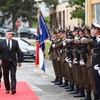 Predsjednik Zoran Milanović nazočio promociji novih časnika OS RH