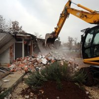 Rušenje bespravne gradnje