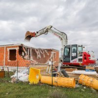 Rušenje bespravne gradnje