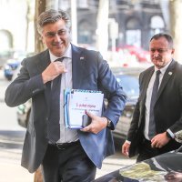 Dolazak članova HDZ-a na sjednicu Šireg predsjedništva stranke