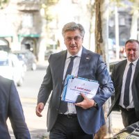 Dolazak članova HDZ-a na sjednicu Šireg predsjedništva stranke