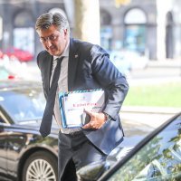 Dolazak članova HDZ-a na sjednicu Šireg predsjedništva stranke