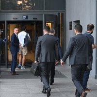 Trgovci dolaze na sastanak u Ministarstvo gospodarstva