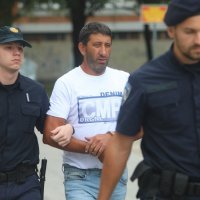 Dvojica muškaraca u Karlovcu privedena zbog premlaćivanja konja.zip