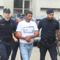 Dvojica muškaraca u Karlovcu privedena zbog premlaćivanja konja.zip