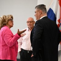 Predsjednik Milanović posjetio Hrvatsku župu Svetog Križa u Hamiltonu