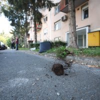 Rastrojeni muškarac pobacao stolice kroz prozor u Prečkom