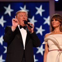 Melania i Donald Trump na balu