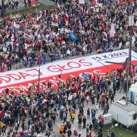 Prosvjed u Varšavi pod nazivom 'Marš milijuna srca'