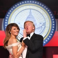 Melania i Donald Trump na balu