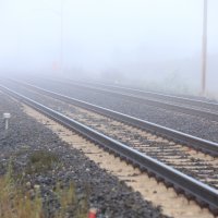 Teretni vlak naletio na osobni automobil