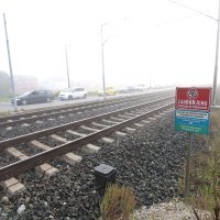 Teretni vlak naletio na osobni automobil