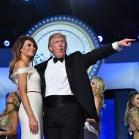 Melania i Donald Trump na balu