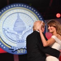 Melania i Donald Trump na balu