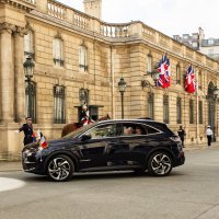 DS 7 u srcu parade na Champs-Élysées-u