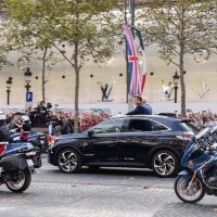 DS 7 u srcu parade na Champs-Élysées-u