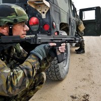 Češki padobranci sa CZ-ovim karabinom 805 A2 -