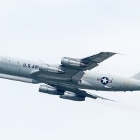 E-8C iznad Japana