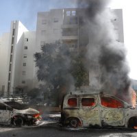 Masovni raketni napad na Izrael