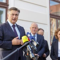 Plenković i ministri obilježili 32. obljetnicu raketiranja Banskih dvora