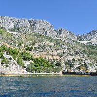 Rušenje bespravno izgrađenih objekata u uvali Vruja