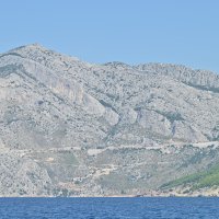 Rušenje bespravno izgrađenih objekata u uvali Vruja