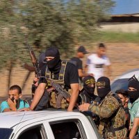 Palestinci probijaju izraelsku zaštitnu ogradu