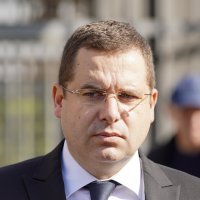 Zastupnici SNSD-a koji su došli na sud podržati Milorada Dodika