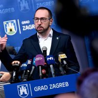 Tomašević obišao kazalište Gavella