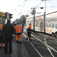 Tramvaj iskočio iz tračnica na križanju Držićeve i Vukovarske