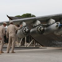 Lanser za rakete S-13 na ruskom Su-25 tijekom rata u Siriji