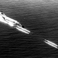 Lansiranje Zunija iz američkog F-4B tijekom vježbi početkom 1960-ih