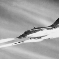 Mornarički jurišnik A-4F ispaljuje Zuni tijekom Bitke za Khe Sanh u Vijetnamu