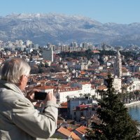 Prekrasan zimski dan privukao šetače na Marjan 02