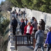 Prekrasan zimski dan privukao šetače na Marjan 04