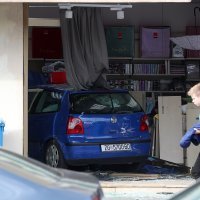 Zagreb: Autom uletio u trgovinu, dvoje ozlijeđenih