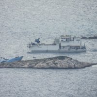 Na otočić Pijavicu nasukala se velika motorna jahta