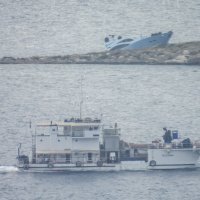 Na otočić Pijavicu nasukala se velika motorna jahta