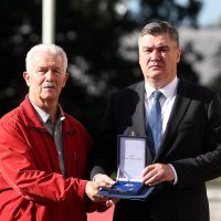 Povodom Dana dobrovoljnih darivatelja krvi predsjednik Milanović dodijelio je odlikovanja