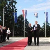 Povodom Dana dobrovoljnih darivatelja krvi predsjednik Milanović dodijelio je odlikovanja