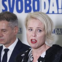 Robert Golob, Urška Klakočar Zupančič