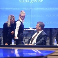 Potpisivanje dodatka Kolektivnom ugovoru sa sindikatima