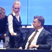 Potpisivanje dodatka Kolektivnom ugovoru sa sindikatima