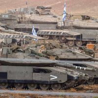 Merkave opremljene rešetkastim kavezima radi zaštite od napada odozgo